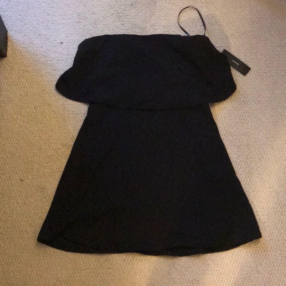 Strapless black short dress